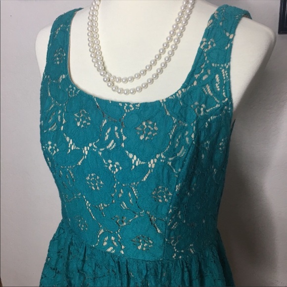 City Triangles Dresses & Skirts - 👗Adorable👗 City Triangles teal lace dress